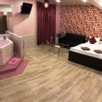 Интерьер в Люкс с джакузи 1001 ночь в Нумера на Кантемировской