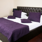 Спальная зона в номере Полулюкс с джакузи в ДК гостиничный комплекс