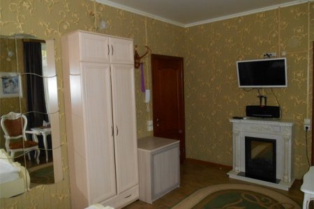 Интерьер номера Полулюкс в отеле Лефортовский дворик