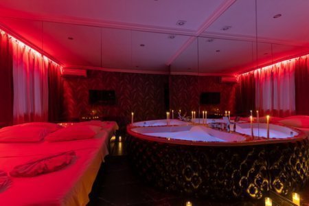 Снять Делюкс с джакузи — бронь Большая джакузи в номере 105 Синий Делюкс с джакузи в отеле Де Арт Новокосино