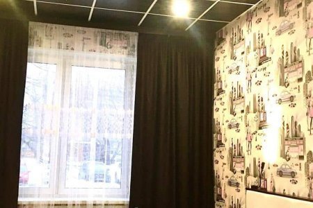 Интерьер номера Люкс с гидромассажной ванной в отеле Ладомир на Русаковской