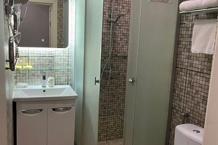 Санузел номера Бюджетный двухместный в отеле Мира