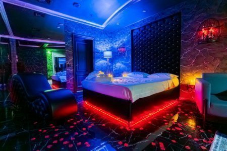 102 Черный Люкс в отеле Де Арт на Профсоюзной