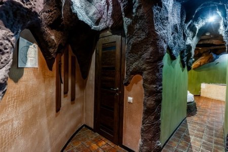 Дверь в номере 210 Комфорт в De Art на Профсоюзной