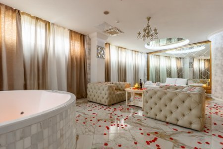 Общее пространство номера 207 Делюкс в Де Арт на Профсоюзной