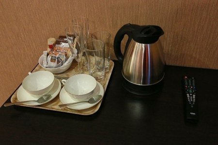 Чайный набор в номере Комфорт в отеле Elysium hotel