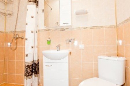 Душевая в номере Полулюкс 3 в отеле Ладомир в Филях