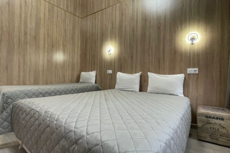 Романтика в ЦАО — Базис-М, номер на сутки для пары Комфорт четырехместный в отеле Базис-М