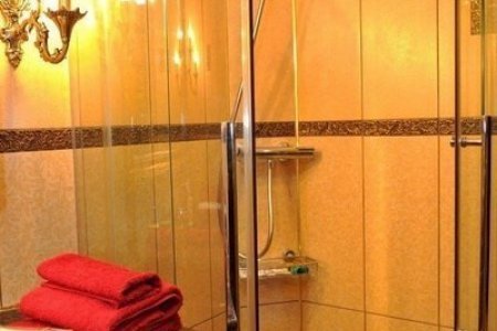 Полотенца в номере Премиум в отеле Ладомир на Яузе