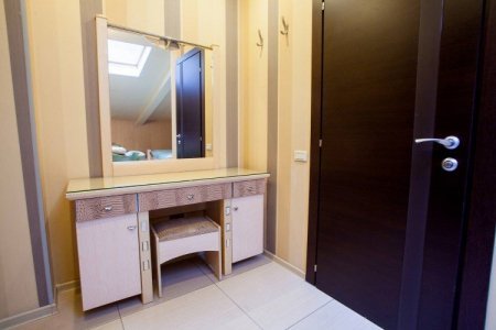 Прихожая в номере  Полулюкс в отеле Тукан