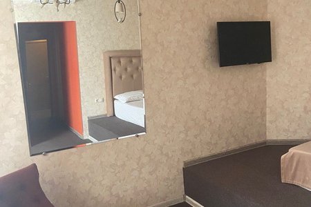 интерьер номера Полулюкс Афродита в отеле Элитон