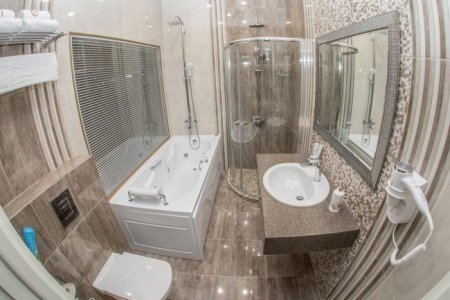 Забронировать номер на 3 часа — выгодно у метро Ванная комната в отеле Инвайт Спа