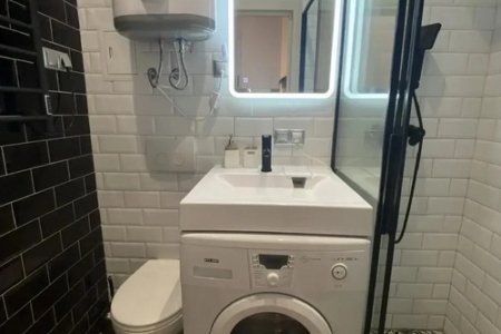 Санузел в номере Люкс 301 в отеле Стромынка
