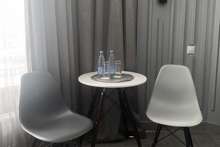 Зона отдыха в номере Комфорт в отеле innGreyHotel