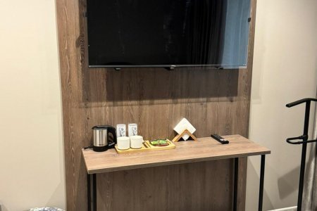 Старый город Южное Бутово для свиданий бронь на час Телевизор номера Полулюкс в отеле Старый город Южное Бутово