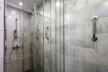 Отель SIMPLE ROOMS в центре снять Душ в номере Италия в СИМПЛ РУМС