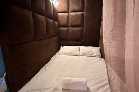 Спальная зона в номере Марокко в СИМПЛ РУМС