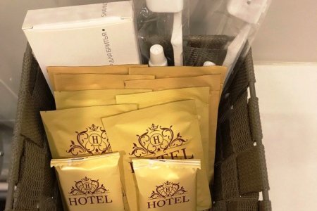 Снять номер на час в тихом районе Косметика в Люкс с джакузи Домино в Нумера на Кантемировской