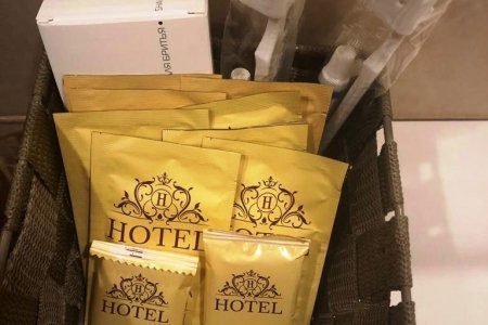 Почасовой Люкс с джакузи и большой кроватью — метро Каширская Косметика в номере Люкс с джакузи Шоколад - Нумера на Кантемировской