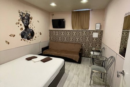 Снять номер на час с возможностью продления — Нумера Кровать в номере Эконом Уют в Нумера на Кантемировской
