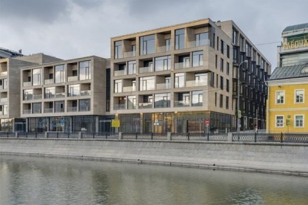 Люкс с видом на реку в отеле Viewpoint Hotel