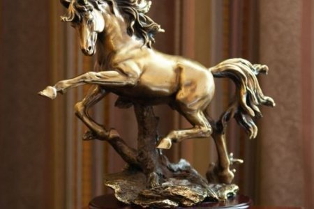 Декор номера Люкс в отеле Golden Horse