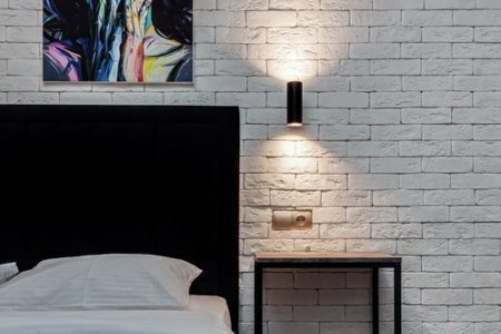 Интерьер номера 5 Loft белый в отеле Renvills Hotel