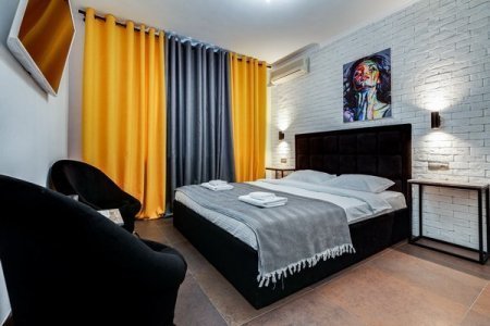 Номер 5 Loft белый в отеле Renvills Hotel