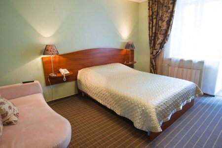 Номер DBL полулюкс в отеле Suite Hotel