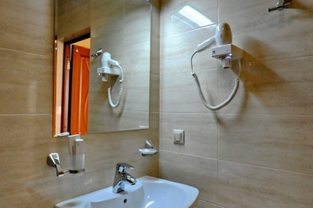 Раковина номера Стандарт Дабл в отеле MALDINI SPA