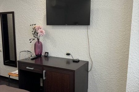 Телевизор номера Стандарт в отеле Наб