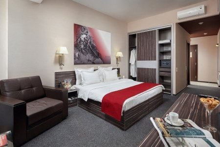 Интерьер номера Комфорт Премиум в отеле City Hotel Sova