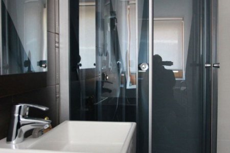 Домино гостиница забронировать номер Душевая в номере Эконом в отеле Домино
