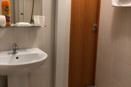 Снять номер на сутки Раковина номера Люкс гостиницы Астра