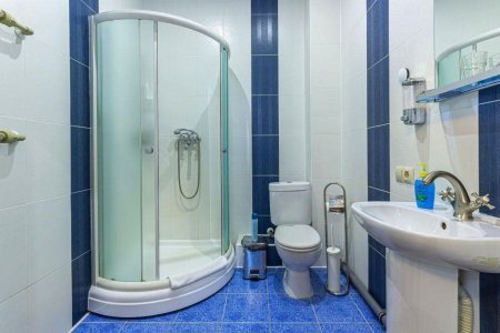 Душевая номера Стандартный двухместный в отеле Майский сад