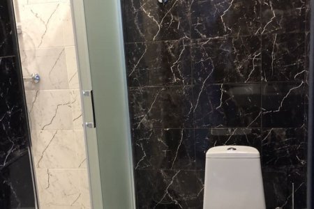 Санузел в номере Полулюкс Афина в отеле Элитон Братеевская
