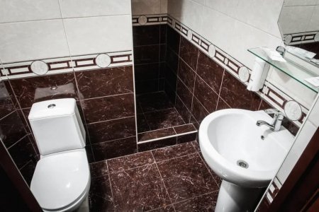 Раковина в номере Комфорт в отеле Старый Ростов