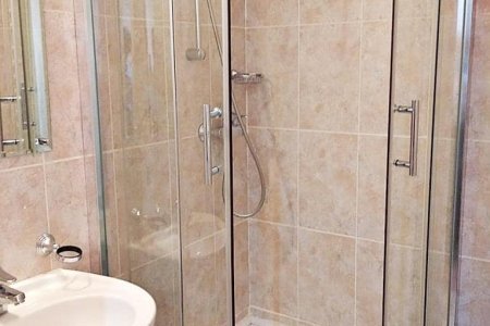 Душ в номере Тет-а-тет