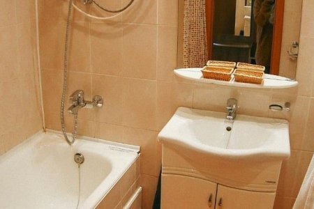 Снять Люкс на несколько часов ванная комната в номере Люкс в гостинице Северная