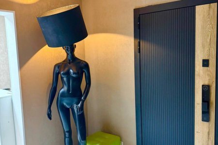 Интерьер номера Синий бархат в отеле Room Room 