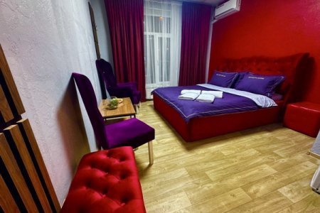Общий вид номера Красный бархат в отеле Room Room