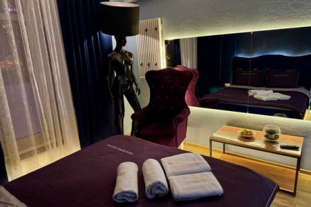 Синий бархат в отеле Room Room 