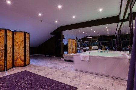Джакузи в номере 11 VIP в De Art на Таганской