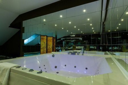 Гидромассаж в номере 11 VIP в De Art на Таганской