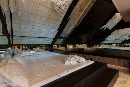 Спальное место в номере 11 VIP в De Art на Таганской