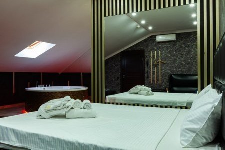 Спальное место в номере 20 VIP в De Art на Таганской