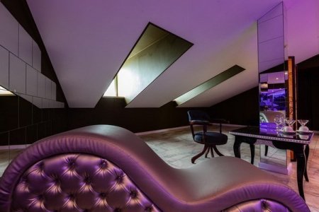 Тантра кресло в номере 11 VIP в De Art на Таганской
