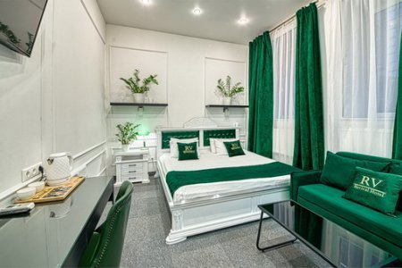 Большой улучшенный в Revival Hotel