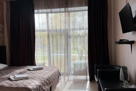 Общий вид номера Стандарт с окном в Мастер отель Останкино