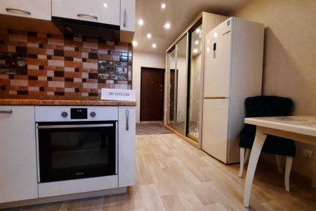 Коридор с кухни в апартаментах 4 в Loft Studio